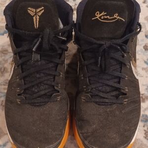 Nike Kobe Black Metallic Gold Men's Size 11.5 Basketball Shoes